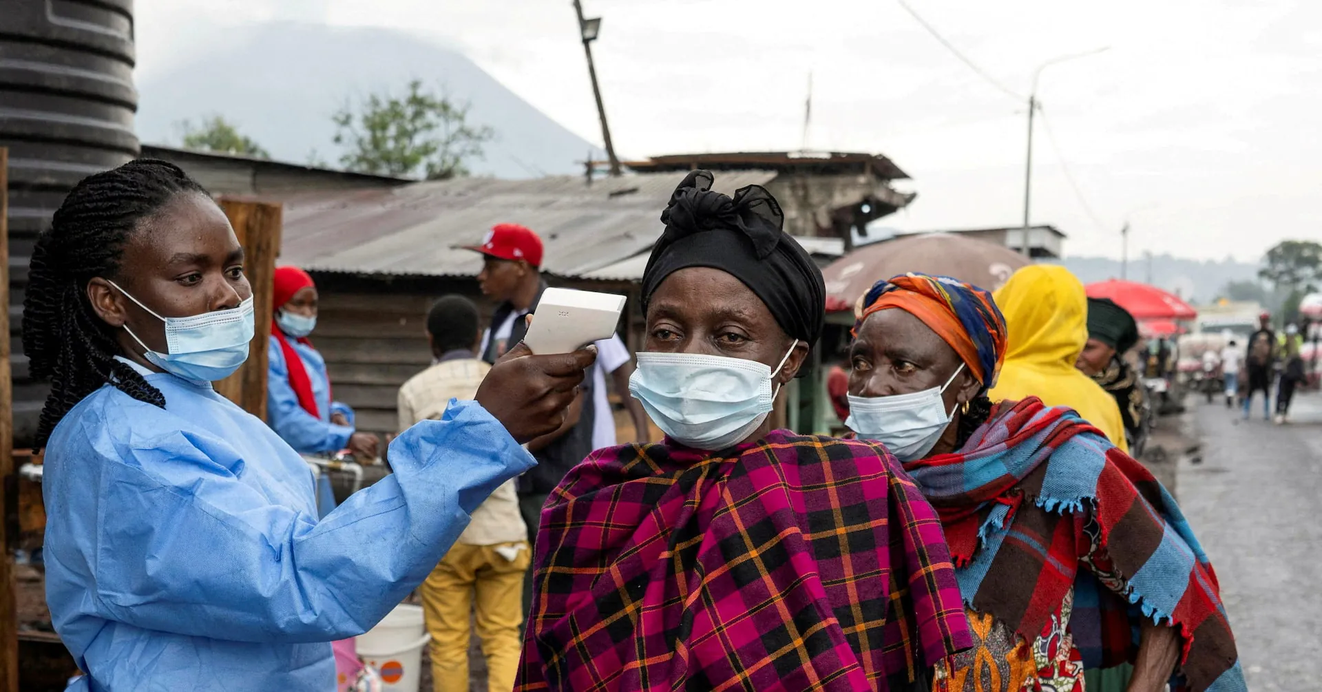 Five manufacturers shortlisted to develop the first rapid Ebola test for live patients