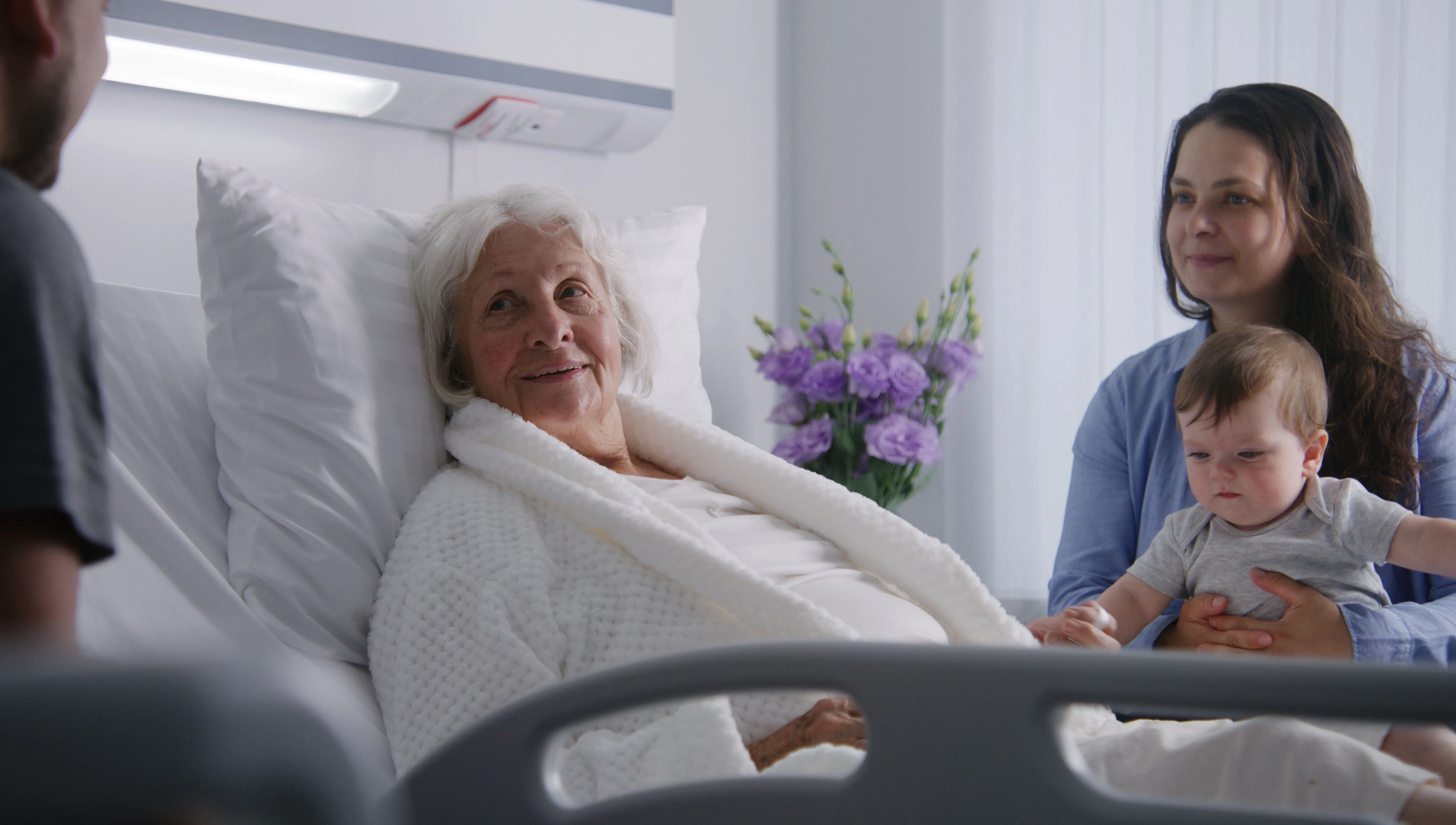 Men and women have similar survival after mitral valve repair — but women face more bleeding risks