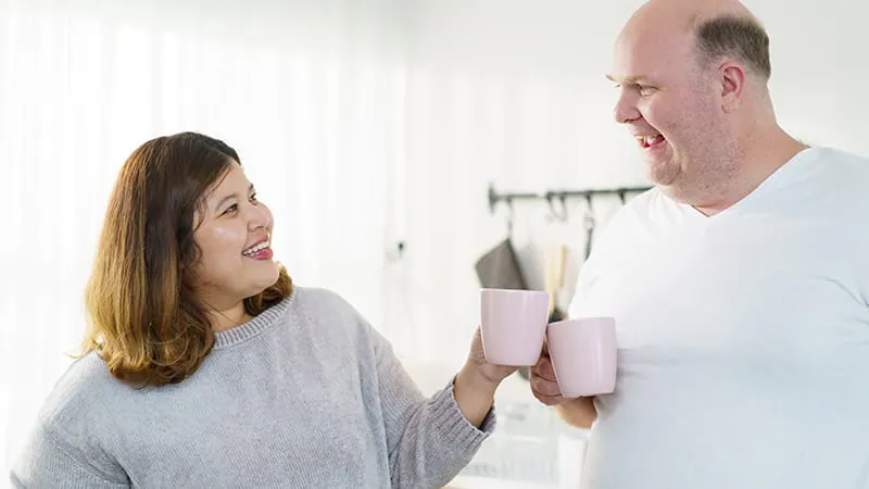 Bringing your partner to weight-loss sessions pays off — for both of you