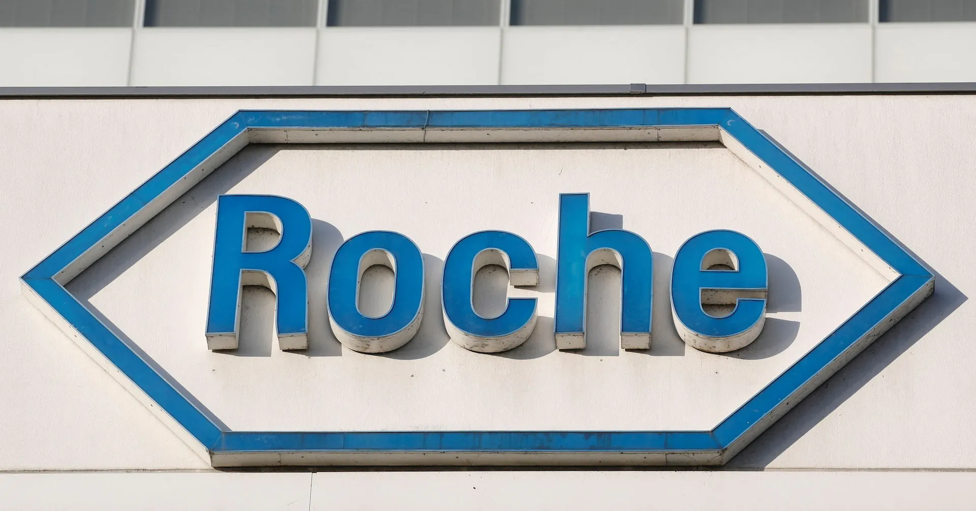 FDA clears Roche and Eli Lilly's Alzheimer's blood test, expanding access to earlier diagnosis
