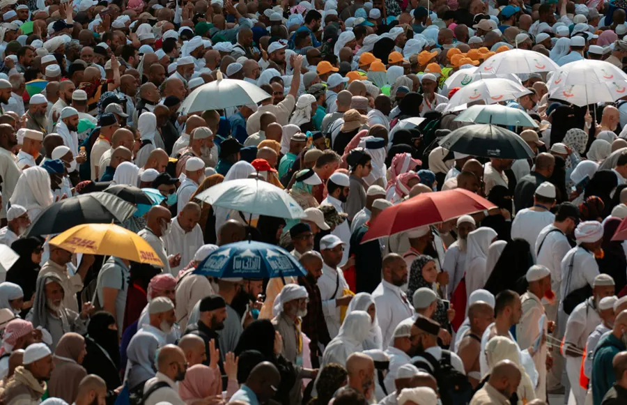 WHO rolls out new playbook to tackle heat illness at mass gatherings