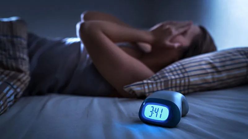 New insomnia drugs appear safe from fall and fracture risk, meta-analysis suggests