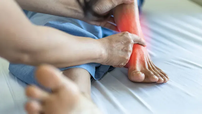 Monthly higher-dose pegloticase + methotrexate keeps uncontrolled gout in check