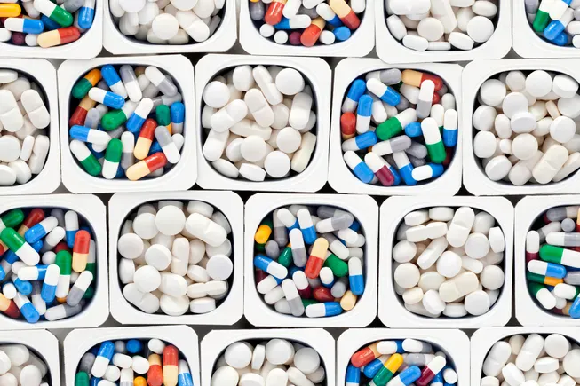 Pharma giants fight to join court battle over 340B rebate pilot