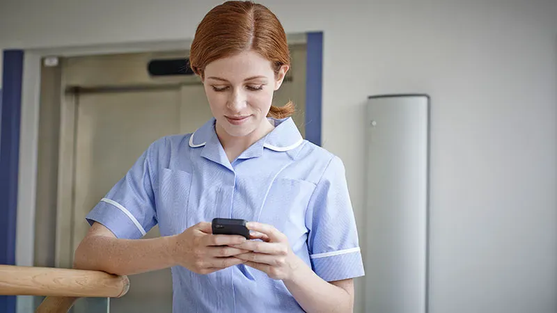 One phone call with a nurse can cut alcohol risk scores in women for up to 6 months