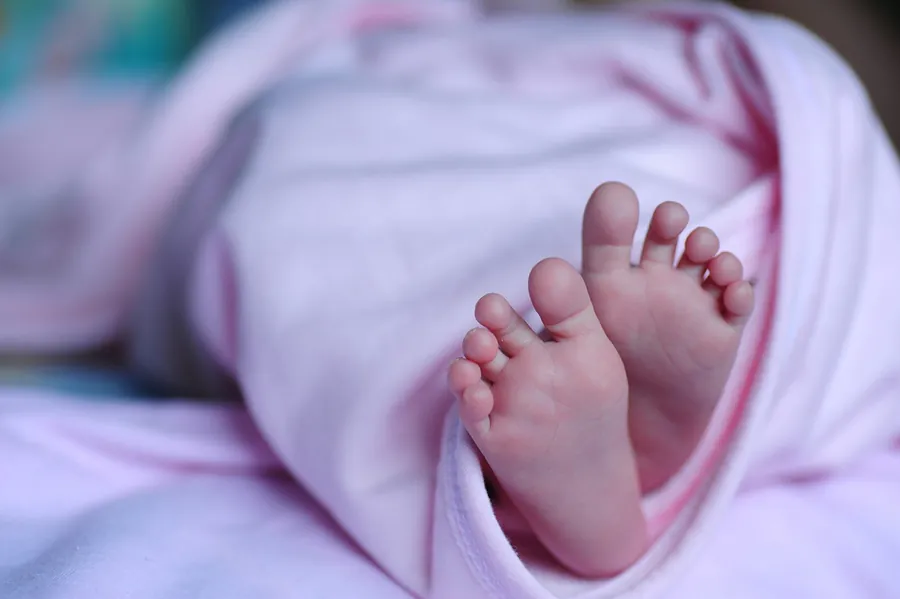 WHO launches first-ever framework to track extreme heat's toll on pregnant women and children