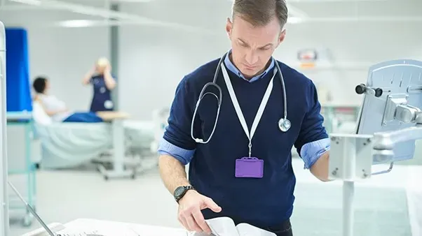 Telling your ER doc you use cannabis won't change your opioid prescription